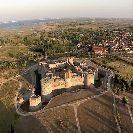 Albasud - Meuble Avec Terrasse - Le Chateau 66 *